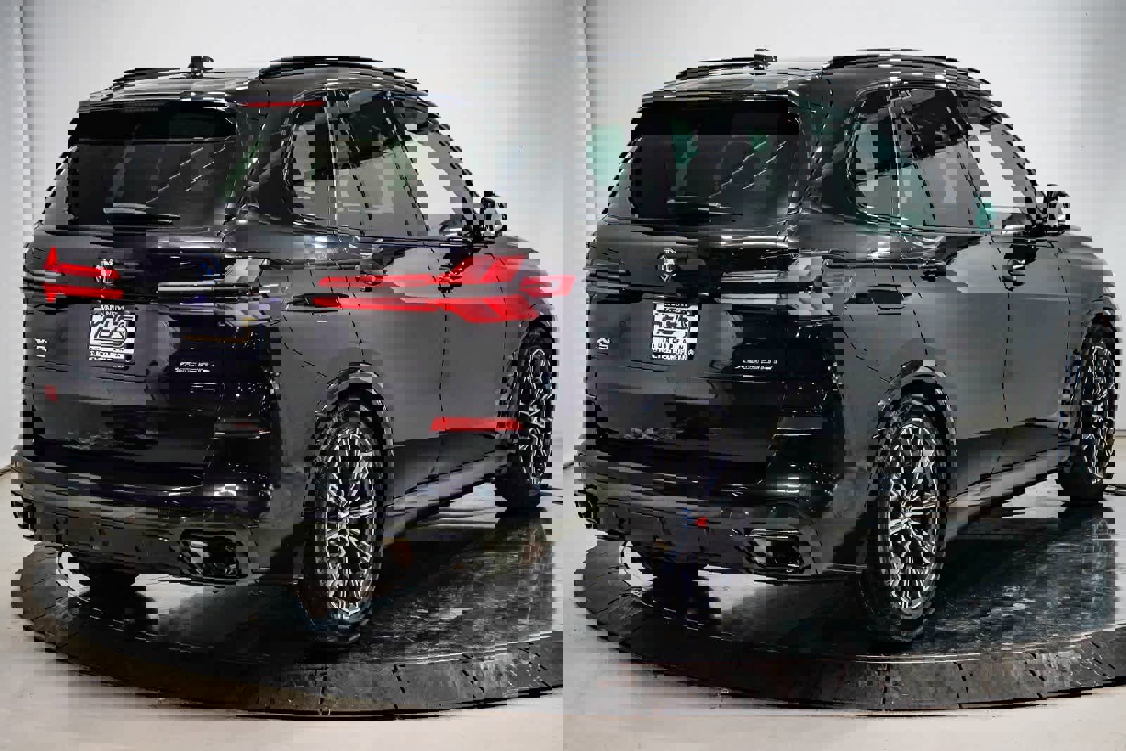 Used 2024 BMW X5 xDrive50e w/ Executive Package image 4