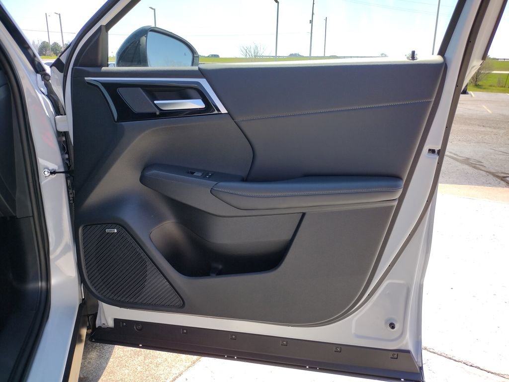 New 2026 Mitsubishi Outlander LE AWD/4WD image 32