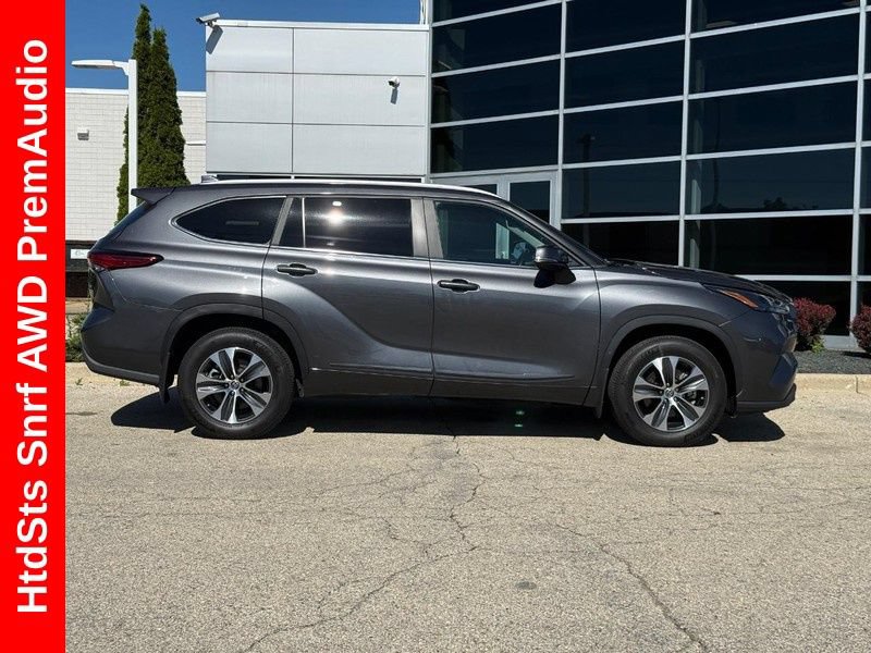 Used 2023 Toyota Highlander XLE AWD/4WD video 2