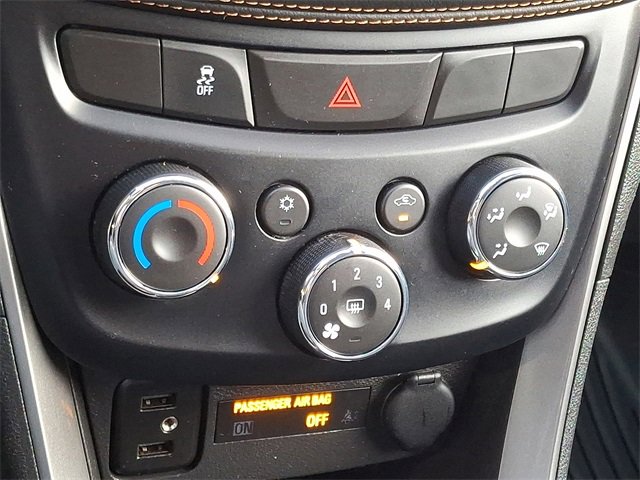 Used 2020 Chevrolet Trax LT w/ LT Convenience Package image 15