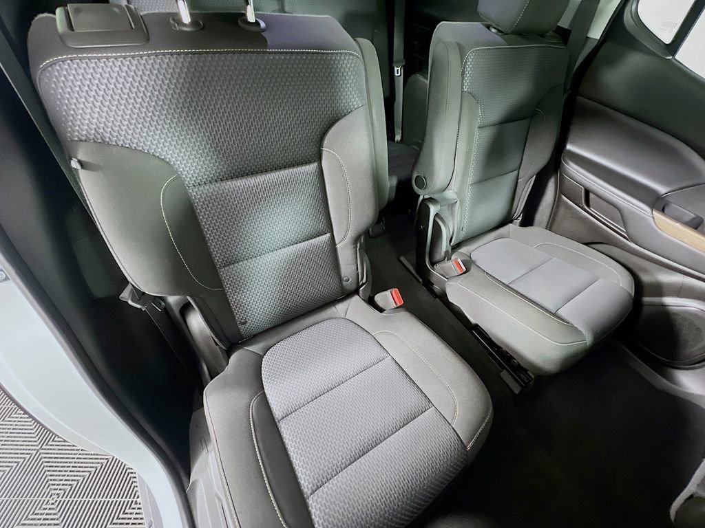 Used 2023 GMC Acadia SLE w/ Driver Convenience Package image 29