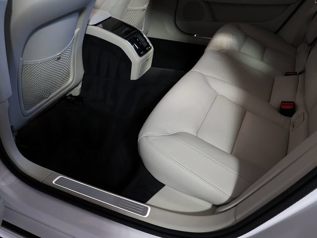 Used 2023 Volvo S90 B6 Plus AWD/4WD image 31