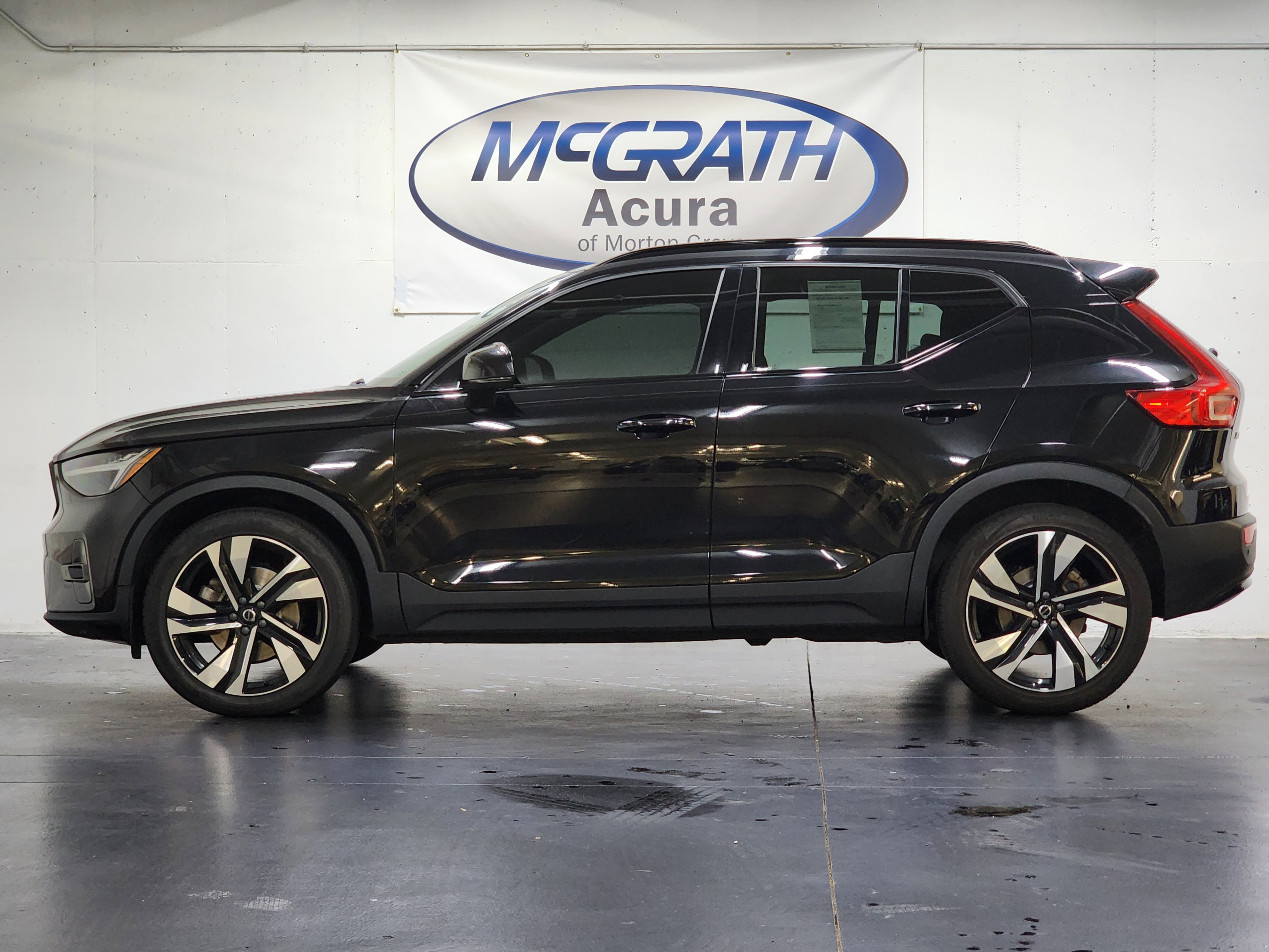 Used 2023 Volvo XC40 B5 Plus w/ Climate Package AWD/4WD image 10