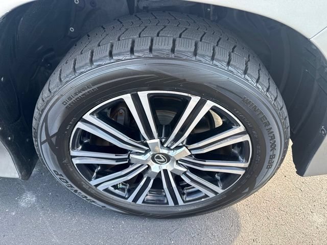 Used 2018 Lexus LX 570 4WD w/ Luxury Package image 14