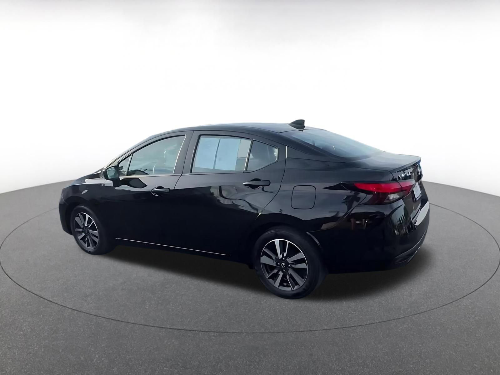 Used 2025 Nissan Versa SV image 10