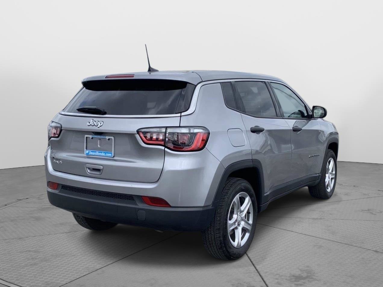 Used 2024 Jeep Compass Sport image 5