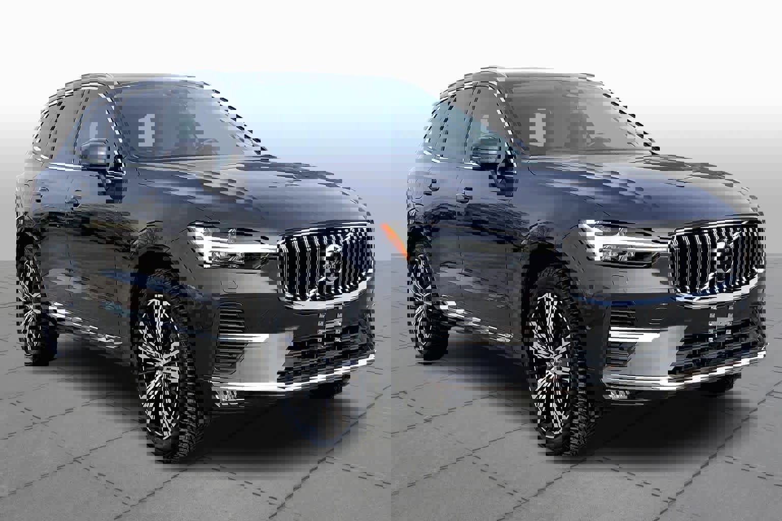 Used 2022 Volvo XC60 B5 Inscription w/ Advanced Package image 3