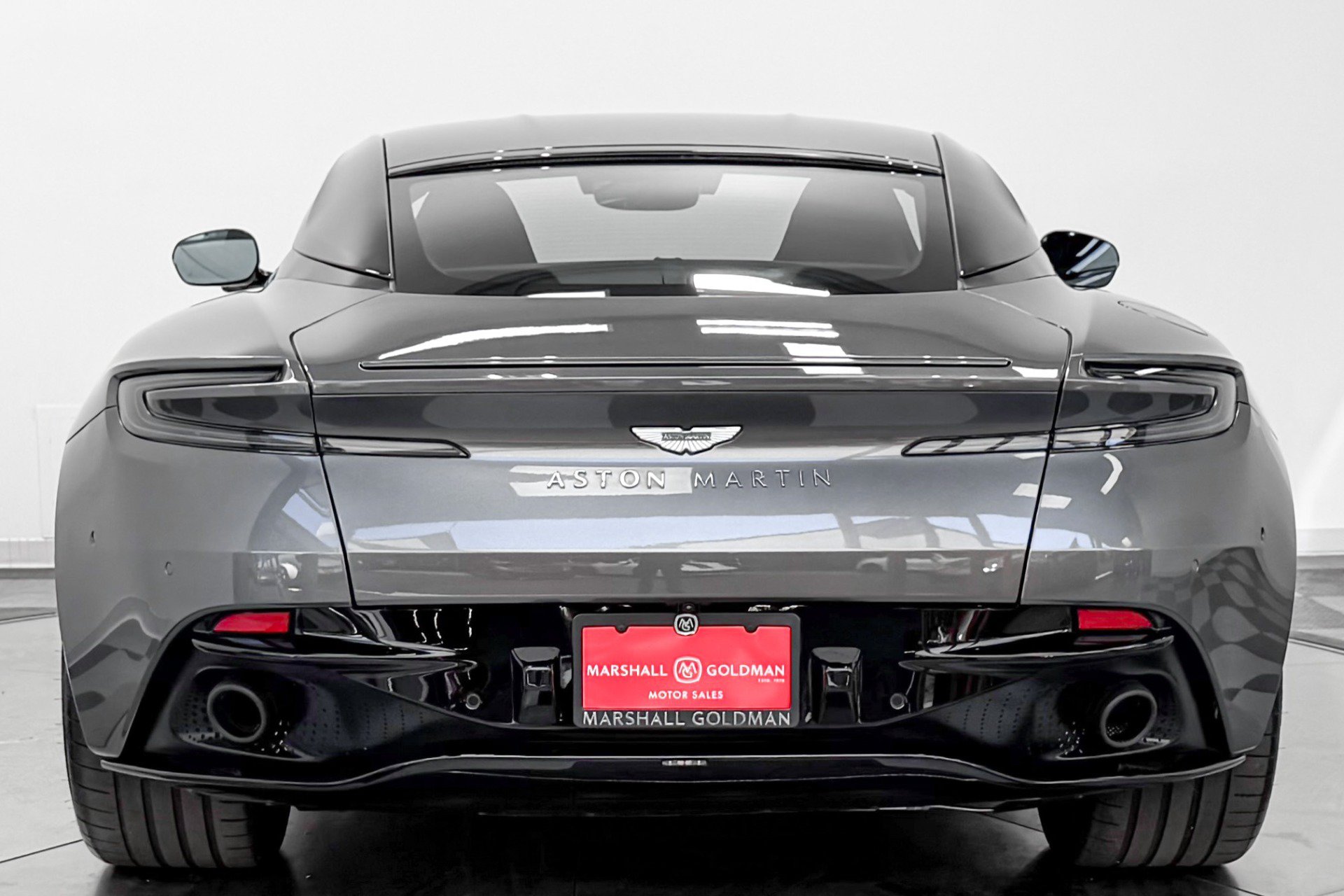 Used 2024 Aston Martin DB12 Coupe RWD image 8