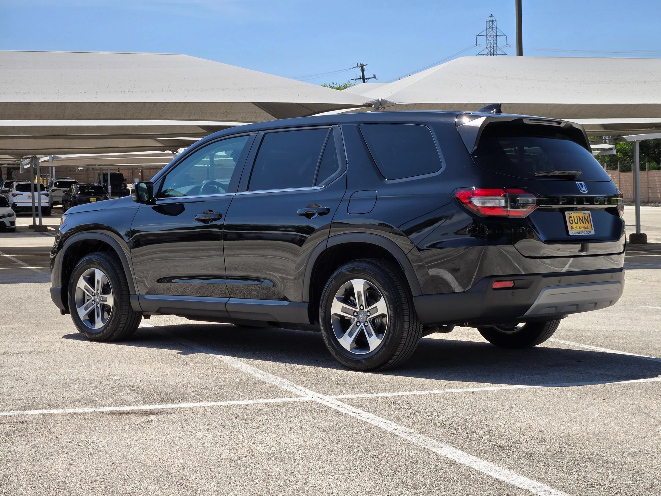 Used 2025 Honda Pilot EX-L image 5