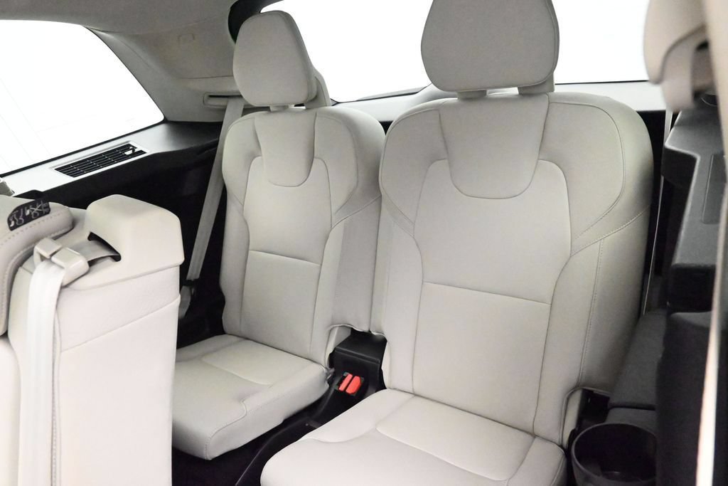 Used 2024 Volvo XC90 T8 Plus AWD/4WD image 16