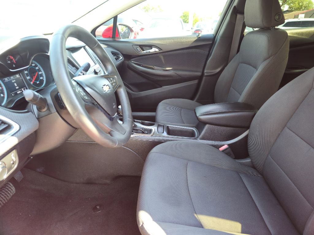 Used 2017 Chevrolet Cruze LT image 22