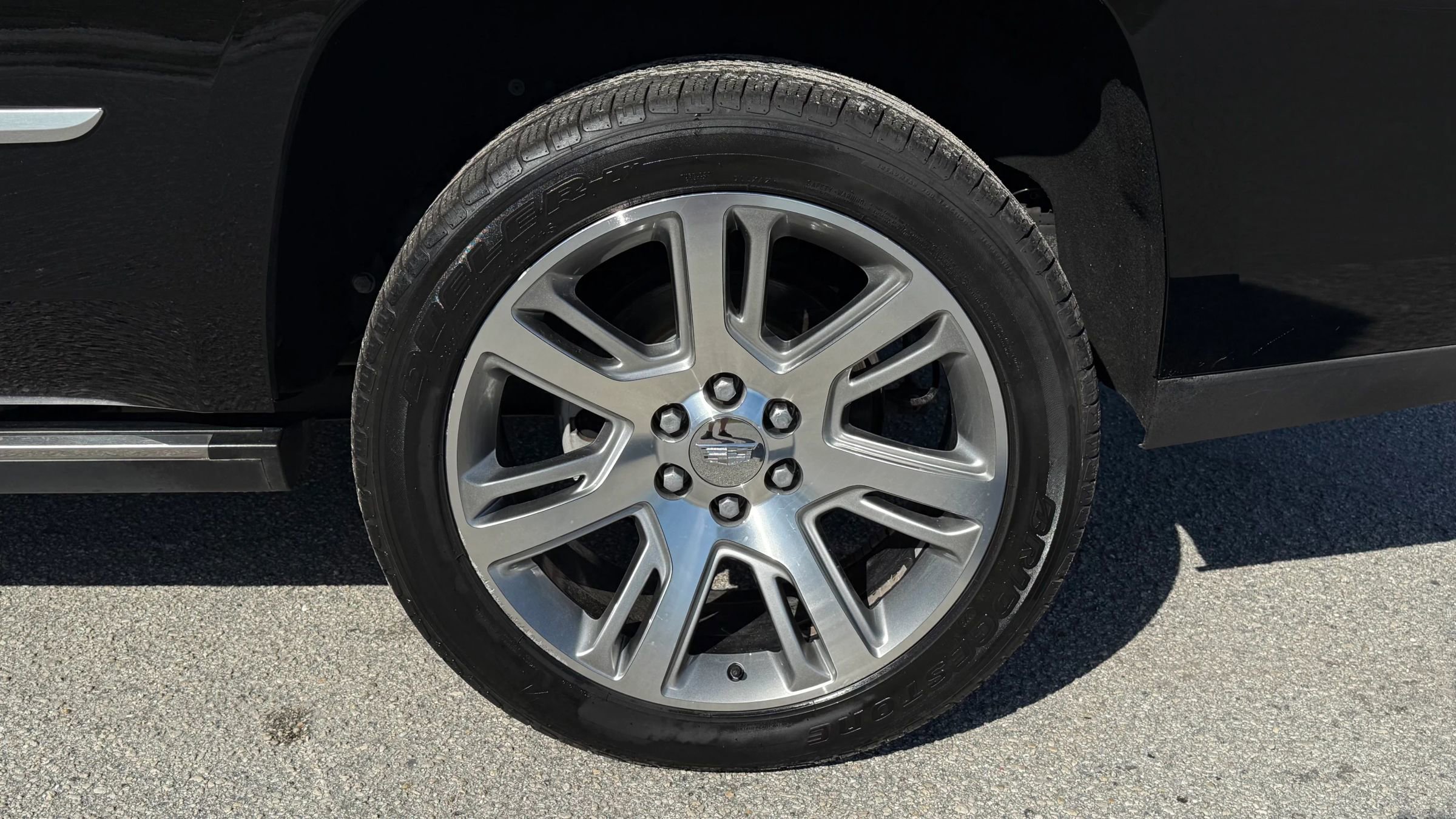 Used 2015 Cadillac Escalade Premium RWD image 24