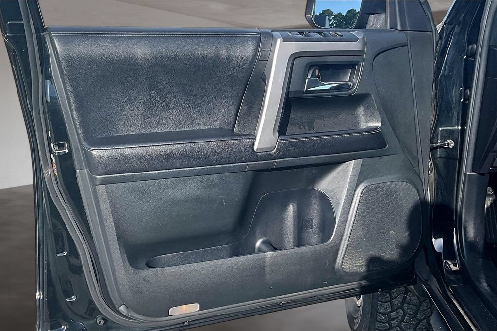 Used 2016 Toyota 4Runner SR5 RWD image 19