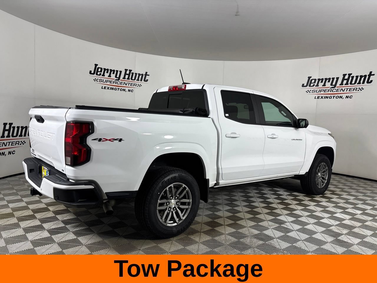 Used 2023 Chevrolet Colorado LT w/ LT Convenience Package II AWD/4WD image 6