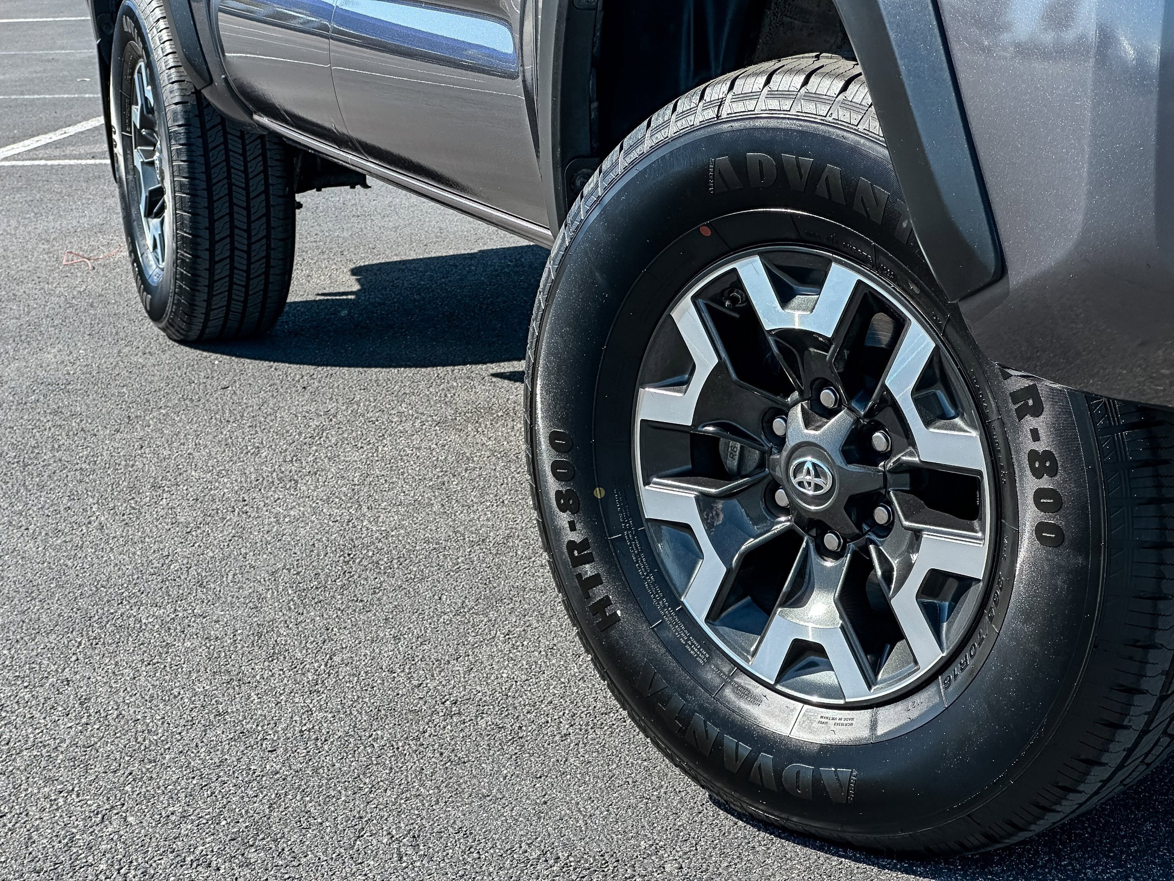 Used 2020 Toyota Tacoma TRD Off-Road w/ Technology Package image 3