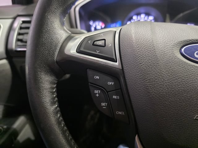 Used 2016 Ford Fusion SE FWD image 16