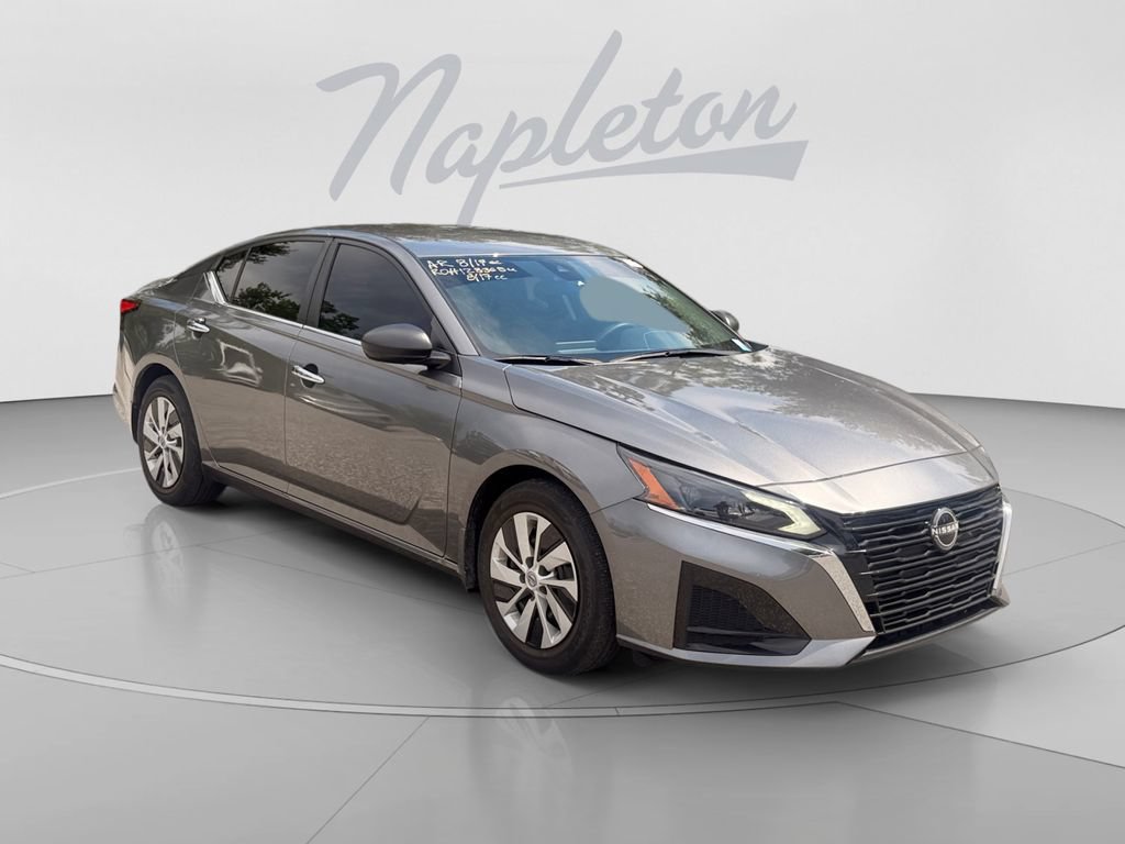 Used 2024 Nissan Altima 2.5 S FWD image 8