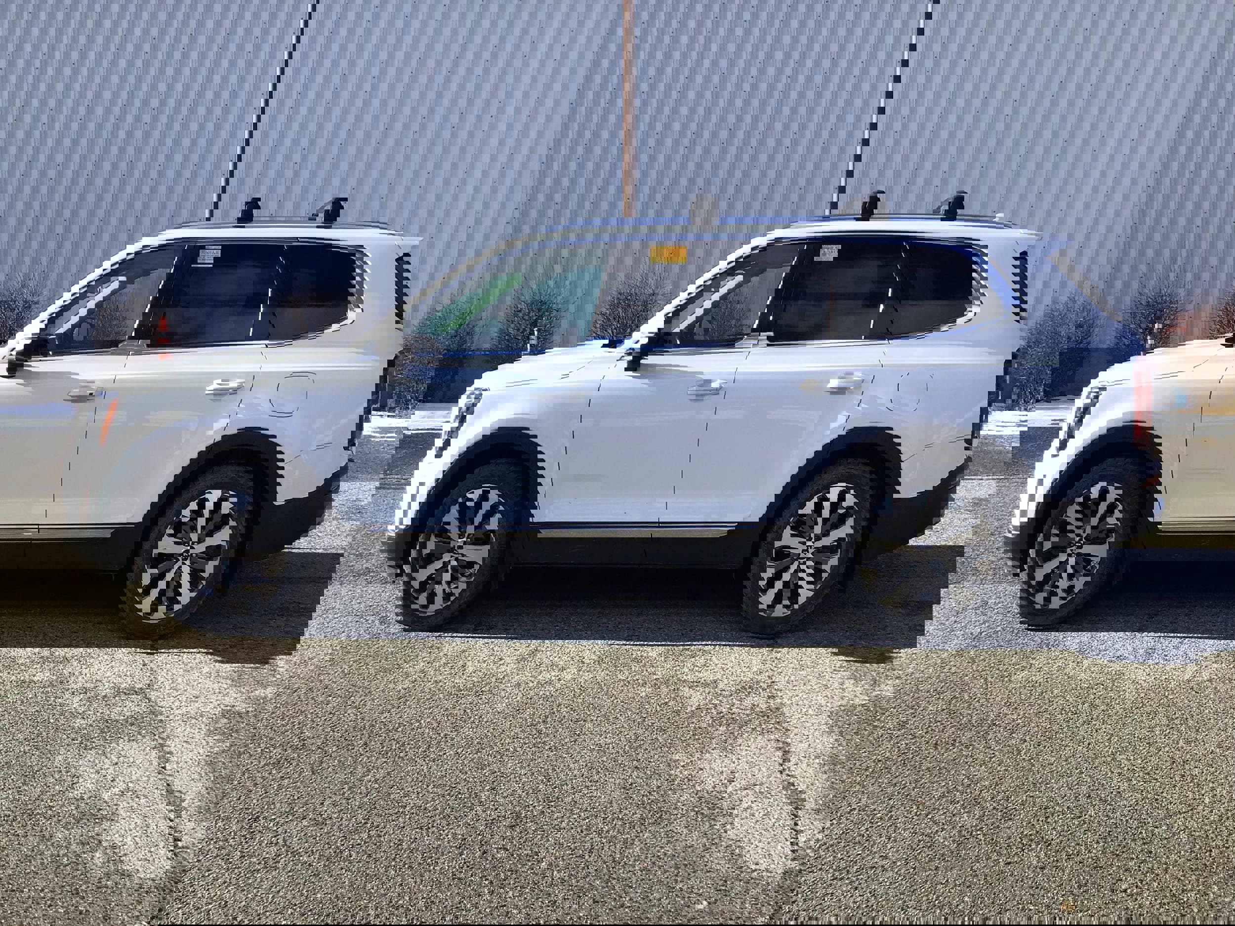 Used 2021 Kia Telluride EX w/ EX Premium Package image 4