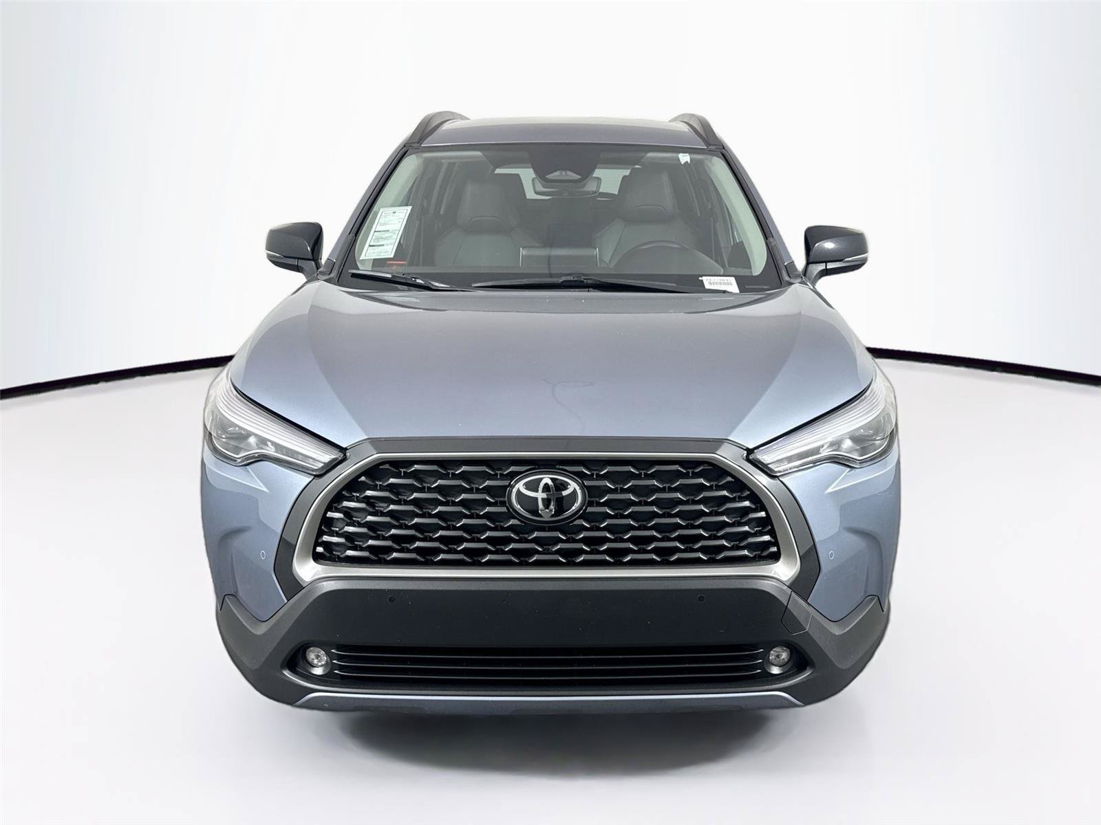 Certified 2025 Toyota Corolla Cross XLE FWD image 8