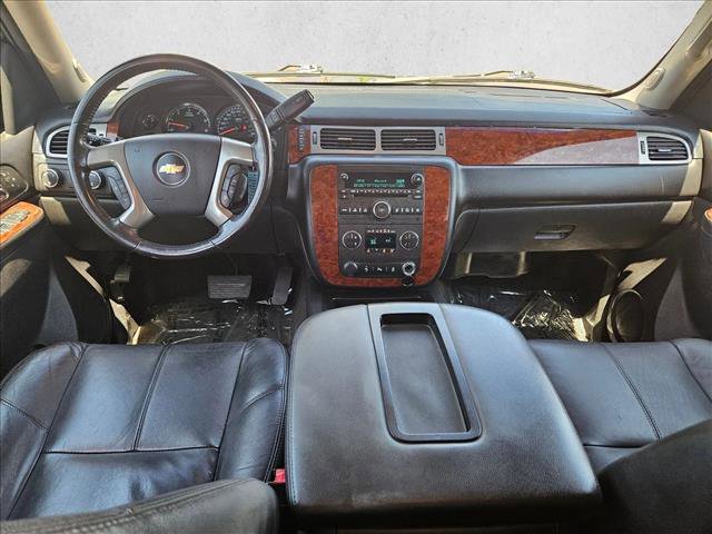 Used 2013 Chevrolet Suburban LT w/ Luxury Package AWD/4WD image 18