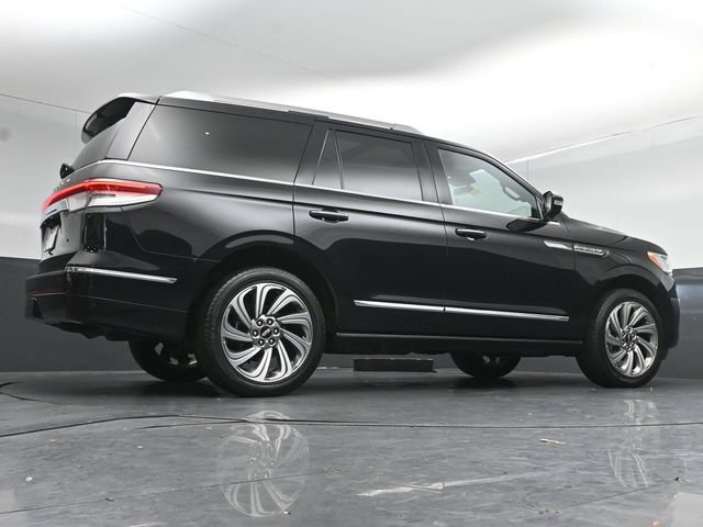 Certified 2023 Lincoln Navigator Reserve AWD/4WD image 46
