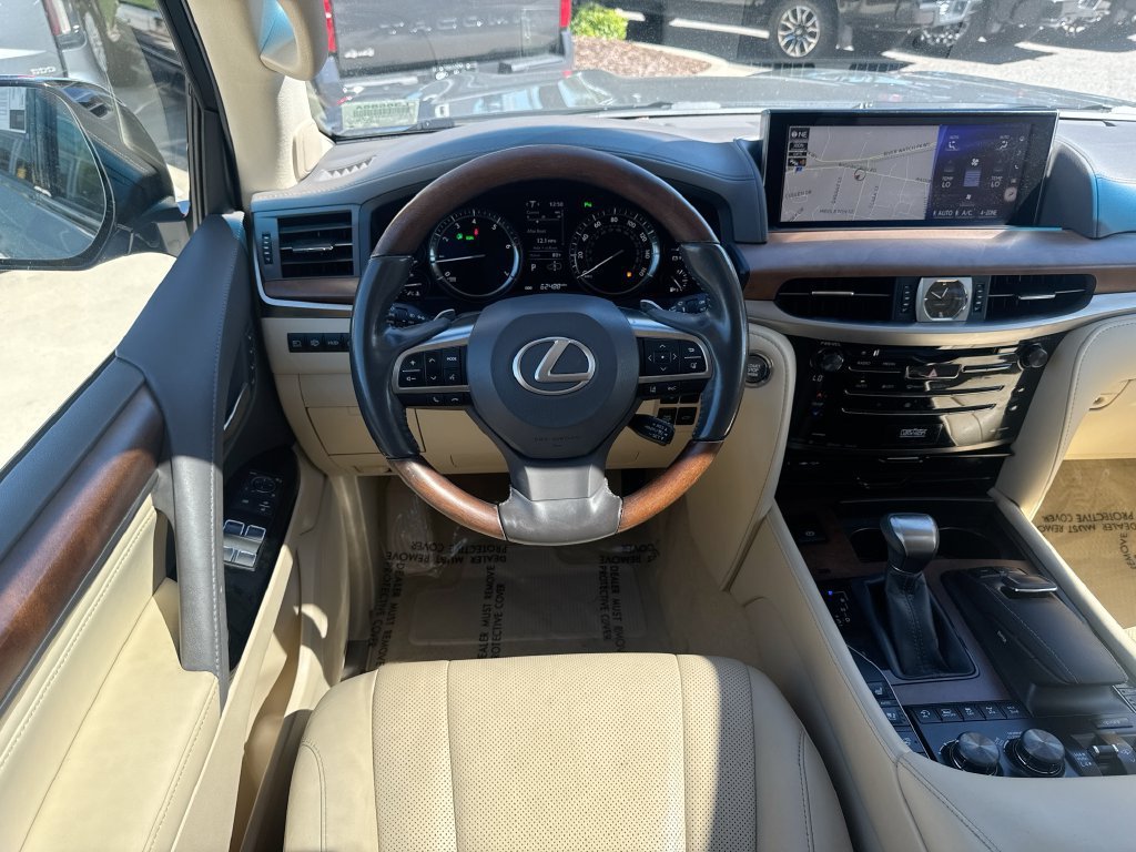 Used 2019 Lexus LX 570 4WD w/ Luxury Package image 11