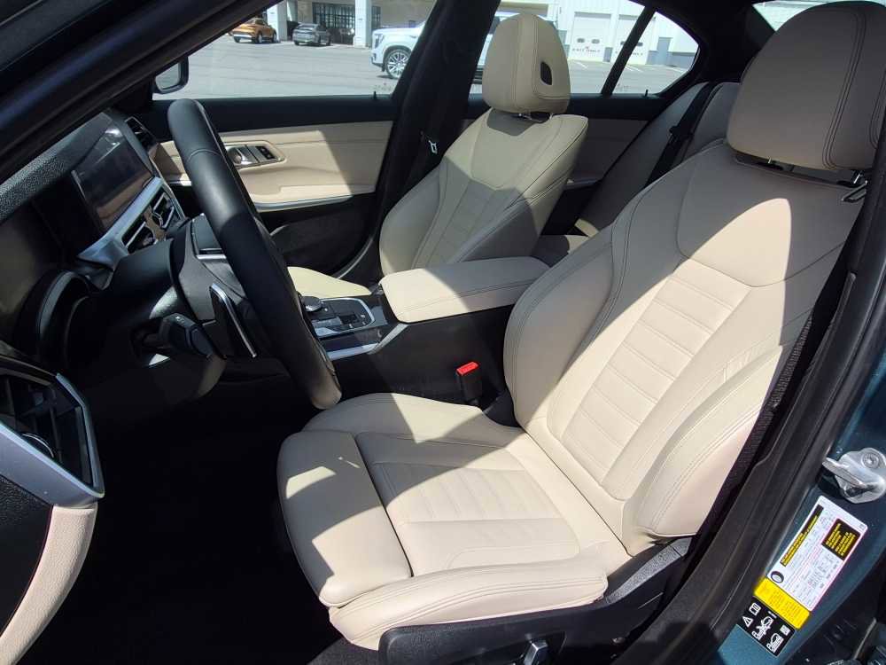 Used 2019 BMW 330i xDrive Sedan w/ Driving Assistance Package image 12