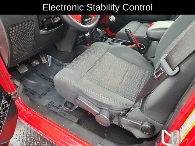 Used 2012 Jeep Wrangler Unlimited Sahara image 21