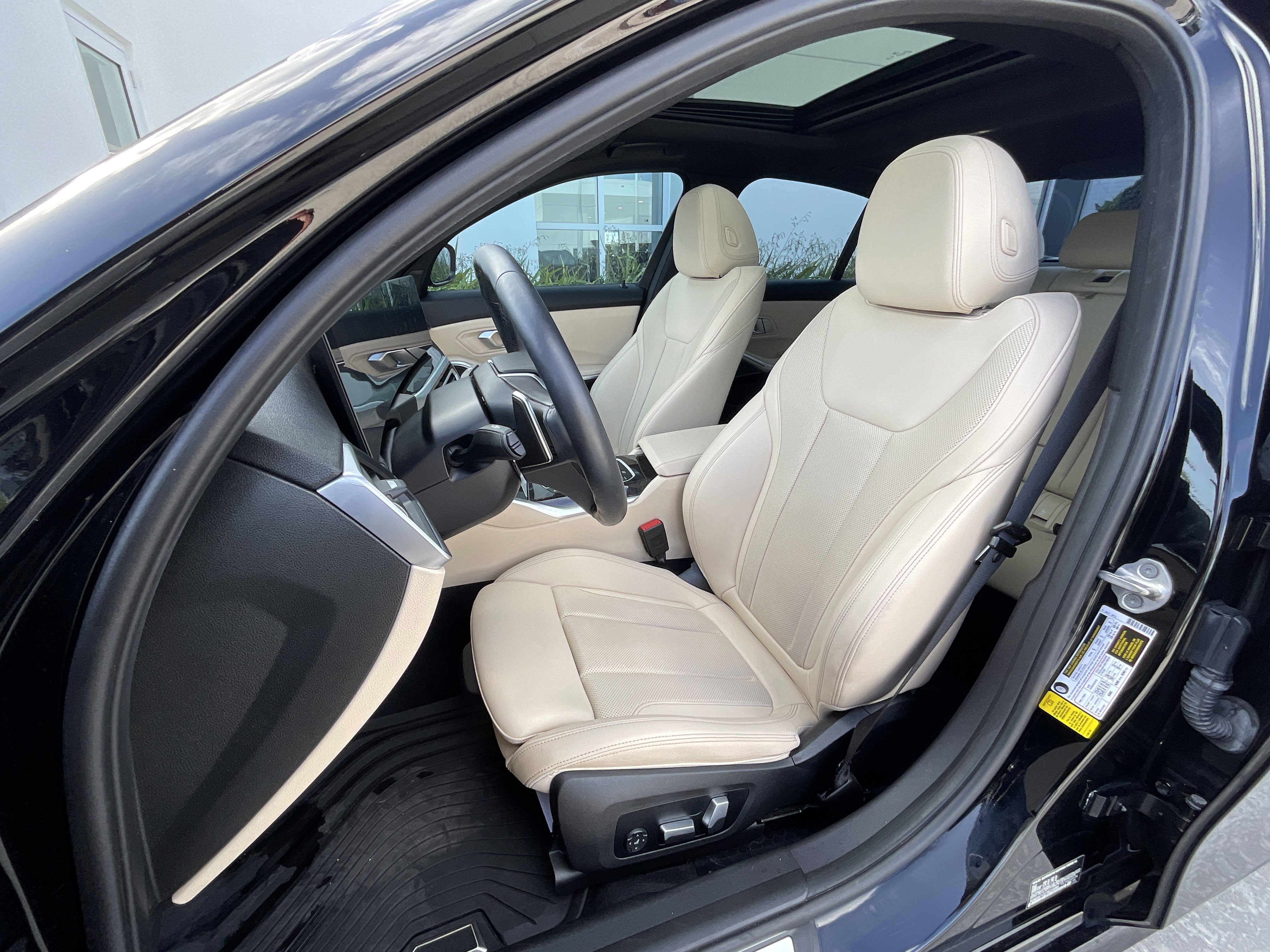 Certified 2023 BMW 330i Sedan w/ Premium Package image 11