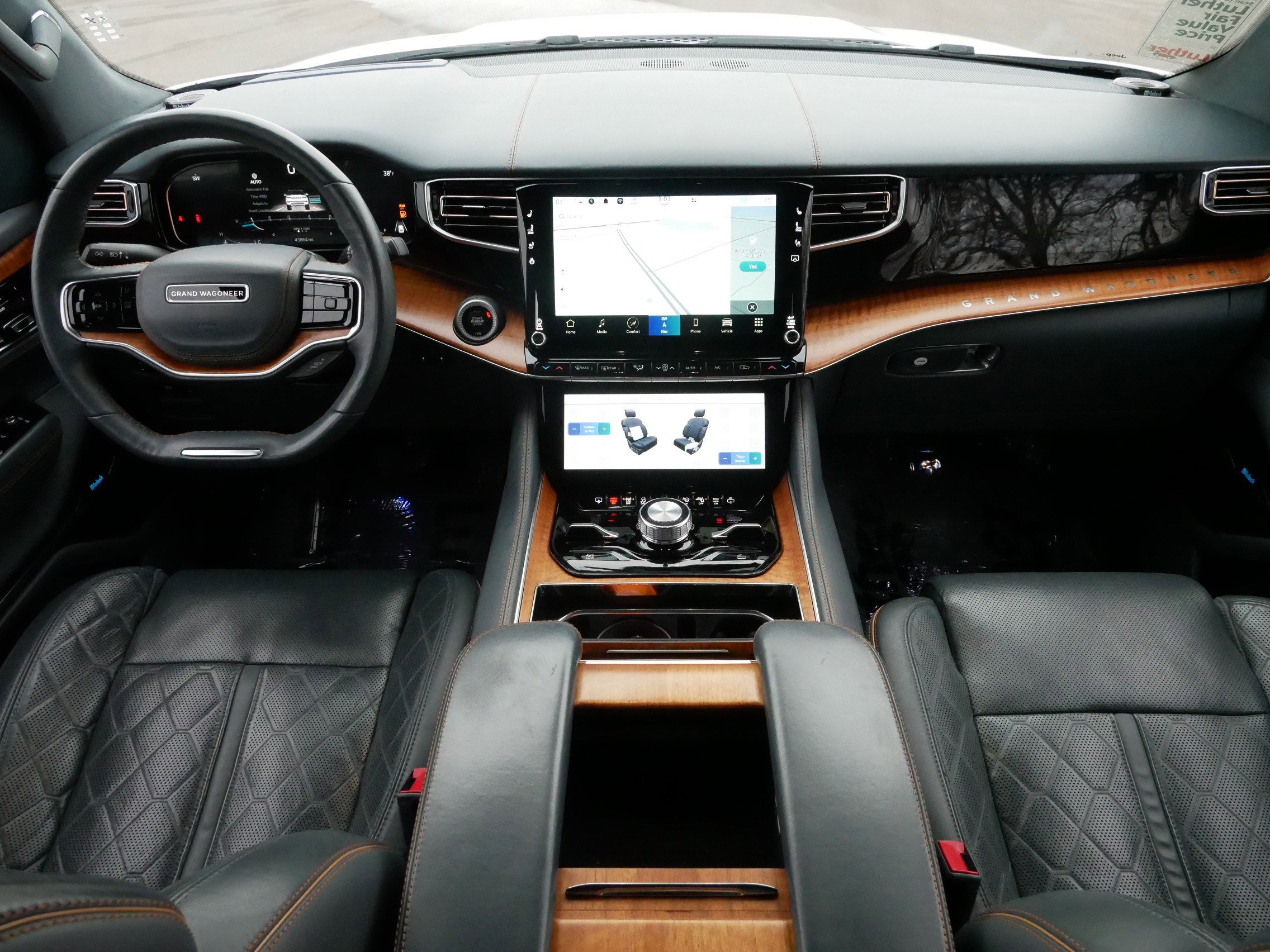 Used 2022 Jeep Grand Wagoneer Series III w/ Rear Seat Video Group 1 image 10