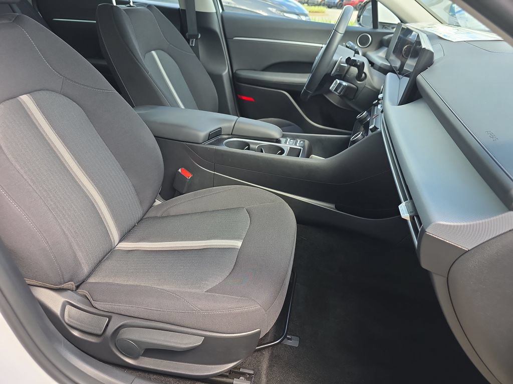 New 2026 Hyundai Sonata SEL FWD image 31