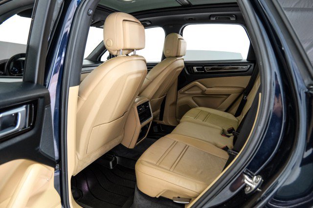 Used 2019 Porsche Cayenne AWD/4WD image 36