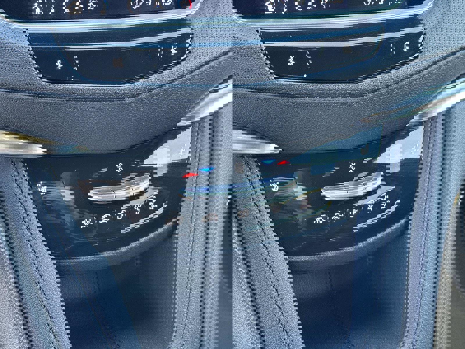 Certified 2025 Cadillac XT5 Premium Luxury image 26