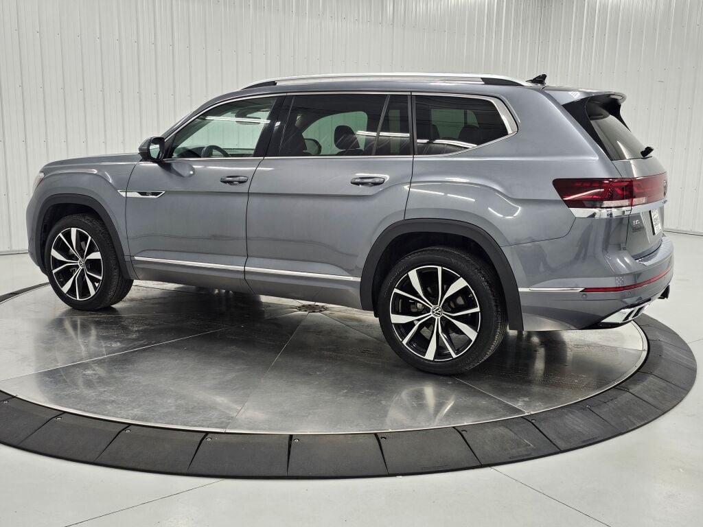Used 2024 Volkswagen Atlas SEL Premium R-Line AWD/4WD image 3