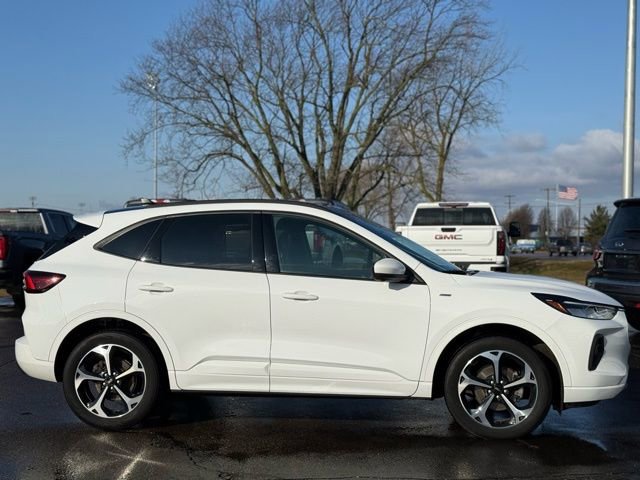 Certified 2023 Ford Escape ST-Line Select w/ Tech Pack #2 image 35