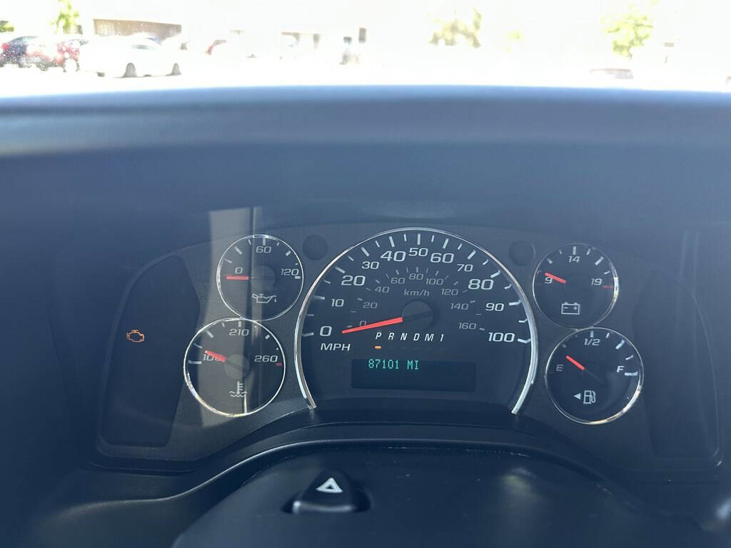 Used 2022 Chevrolet Express 2500 image 21