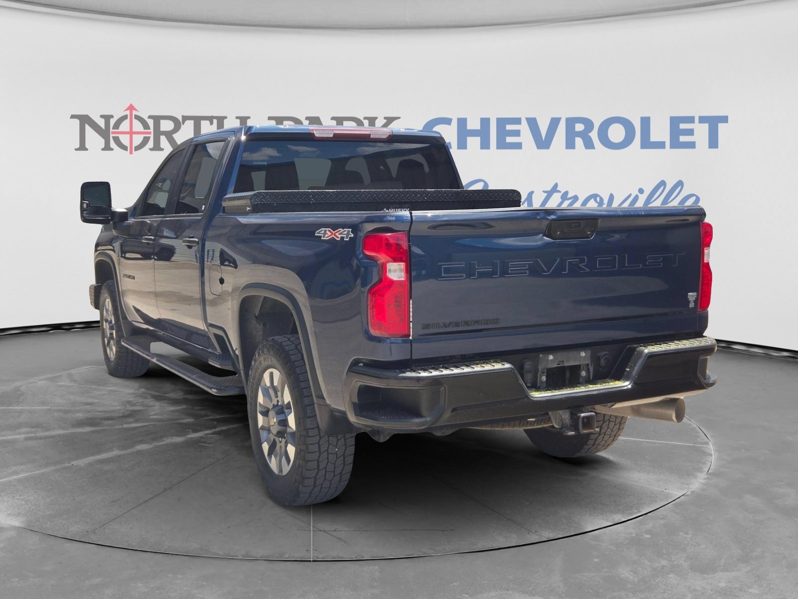 Used 2022 Chevrolet Silverado 2500 Custom w/ Custom Value Package AWD/4WD image 5