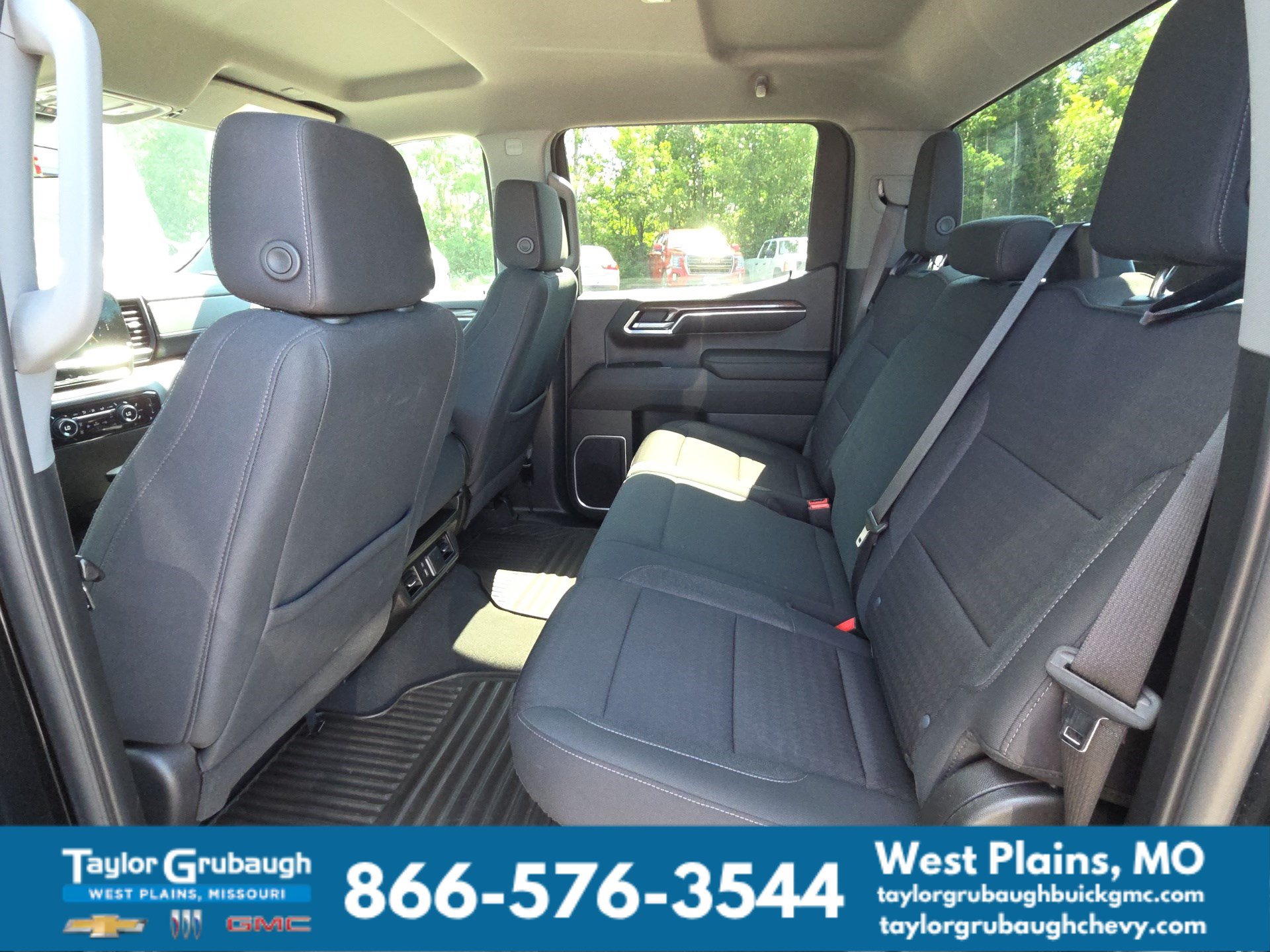 Used 2023 Chevrolet Silverado 1500 LT w/ Protection Package AWD/4WD image 29