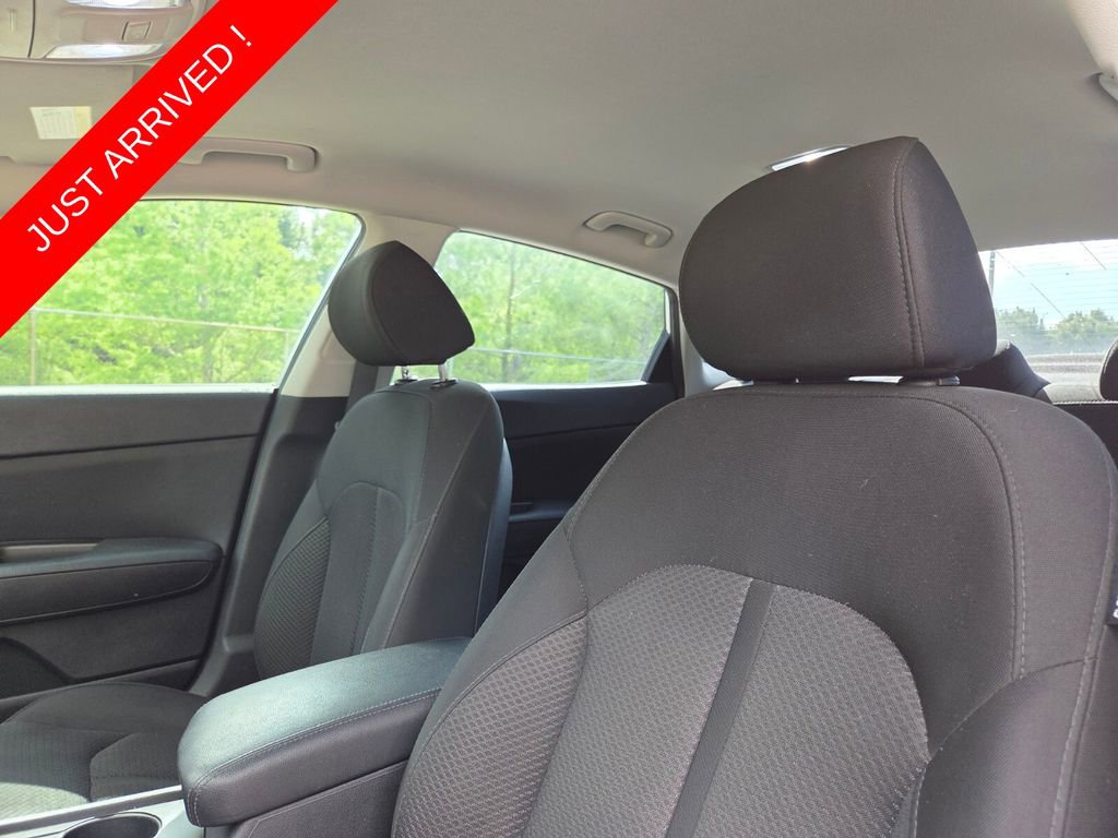Used 2018 Kia Optima LX w/ 17" Alloy Wheels Package FWD image 23