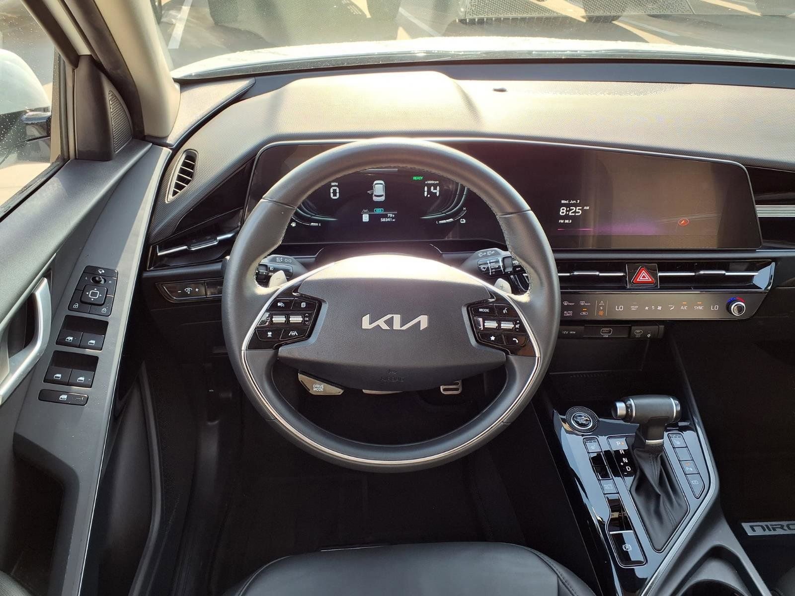 Used 2024 Kia Niro EX Touring FWD image 18