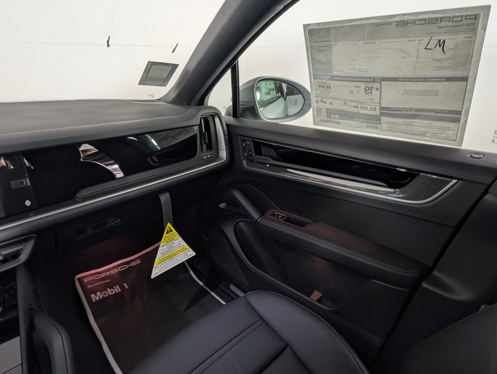 New 2026 Porsche Cayenne Coupe image 23