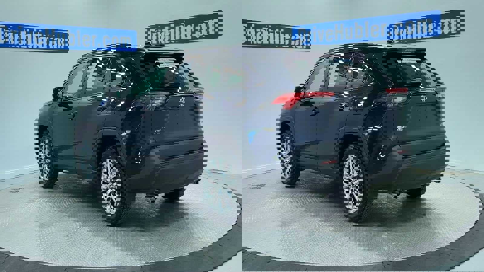 Used 2020 Toyota RAV4 XLE Premium image 5