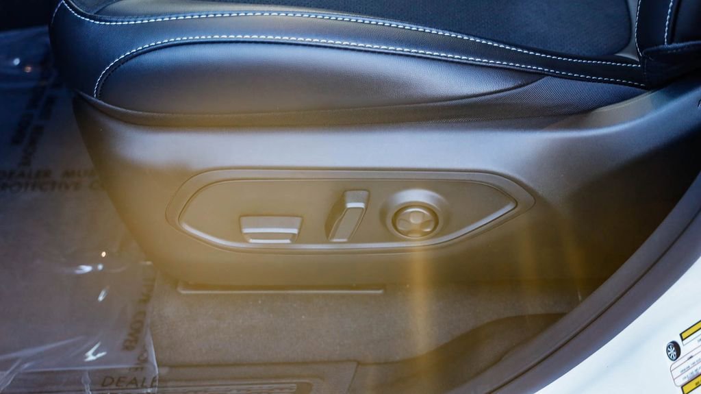 New 2025 Jeep Grand Cherokee Altitude image 22