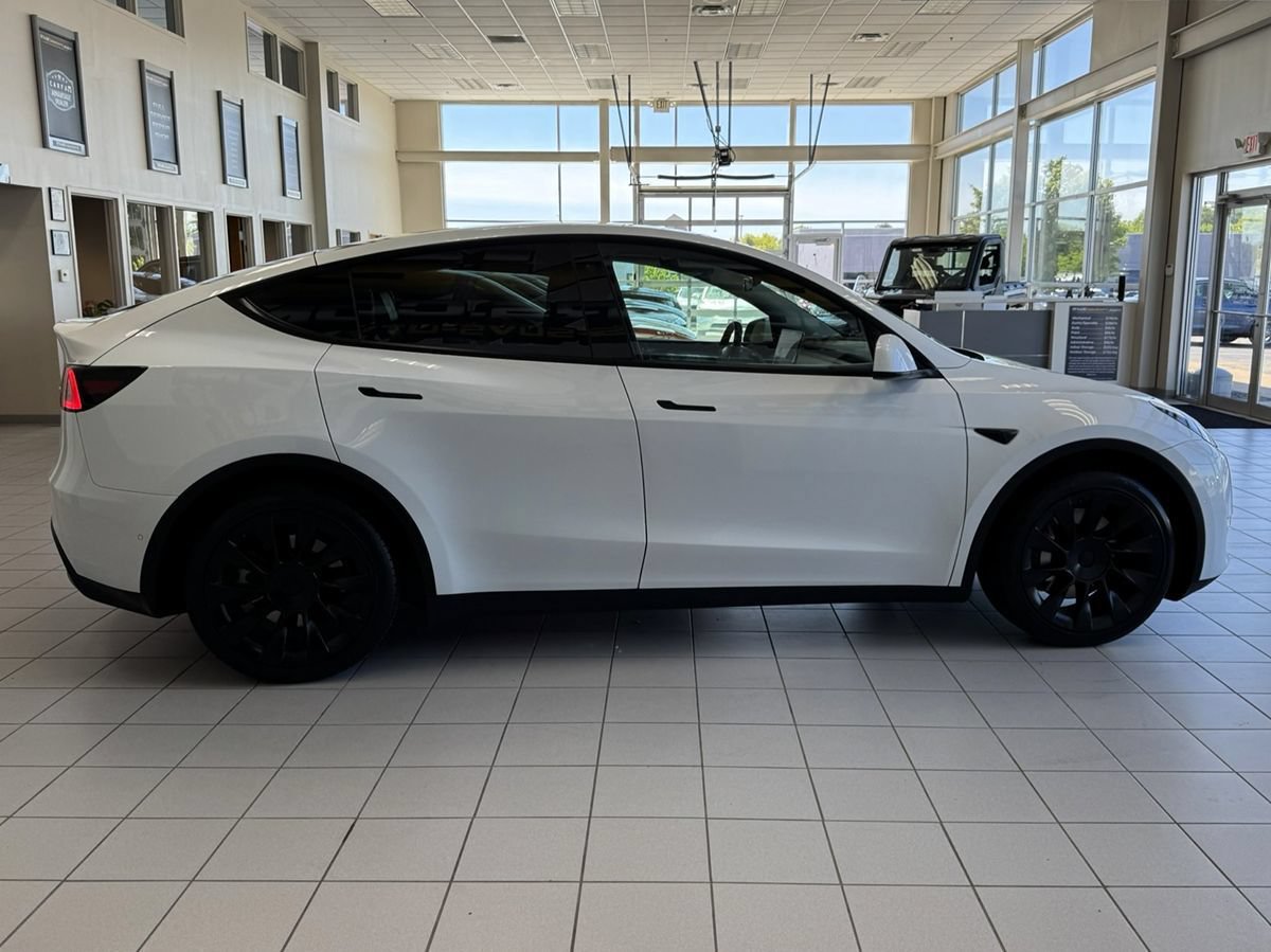 Used 2021 Tesla Model Y Long Range AWD/4WD image 91