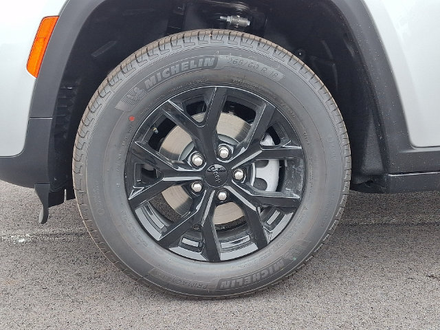 New 2026 Jeep Grand Cherokee Altitude AWD/4WD image 8
