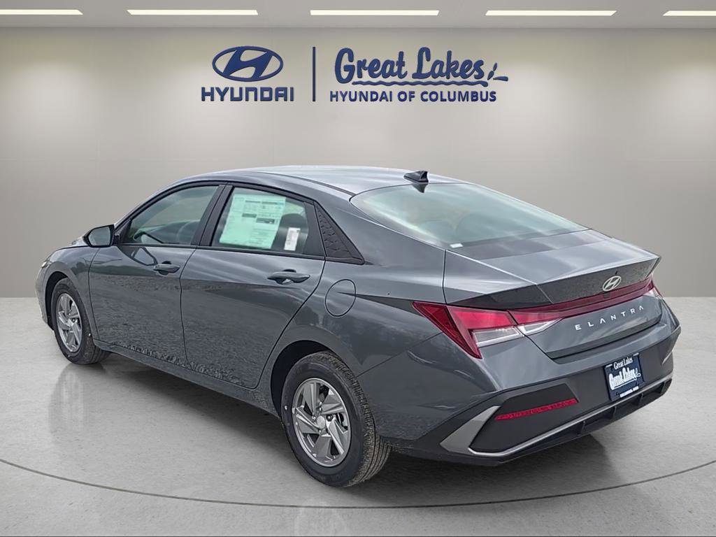 New 2026 Hyundai Elantra SE w/ Cargo Package FWD image 3