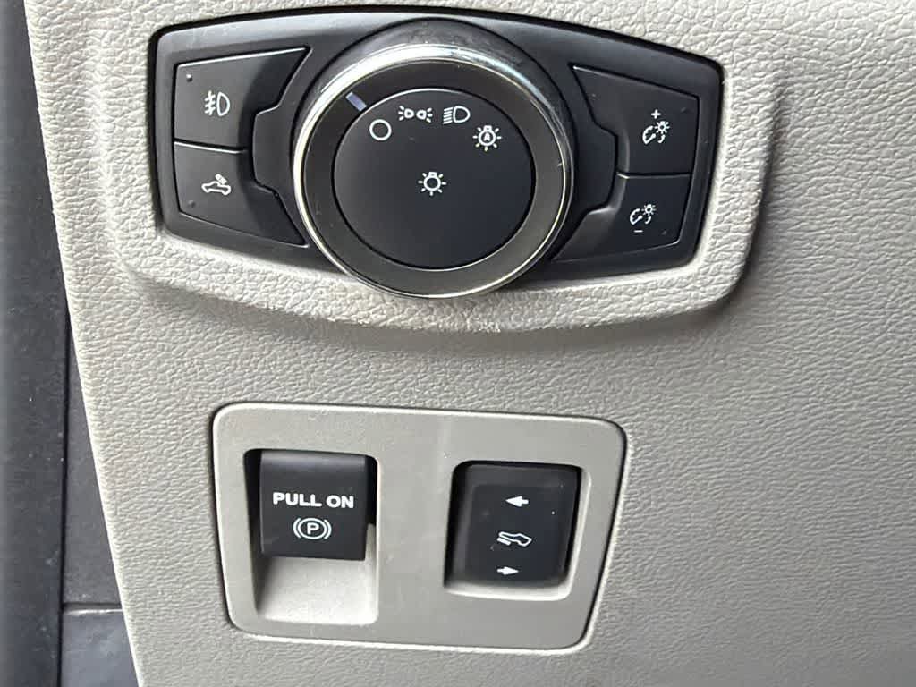 Used 2020 Ford F150 XLT w/ Equipment Group 302A Luxury AWD/4WD image 29