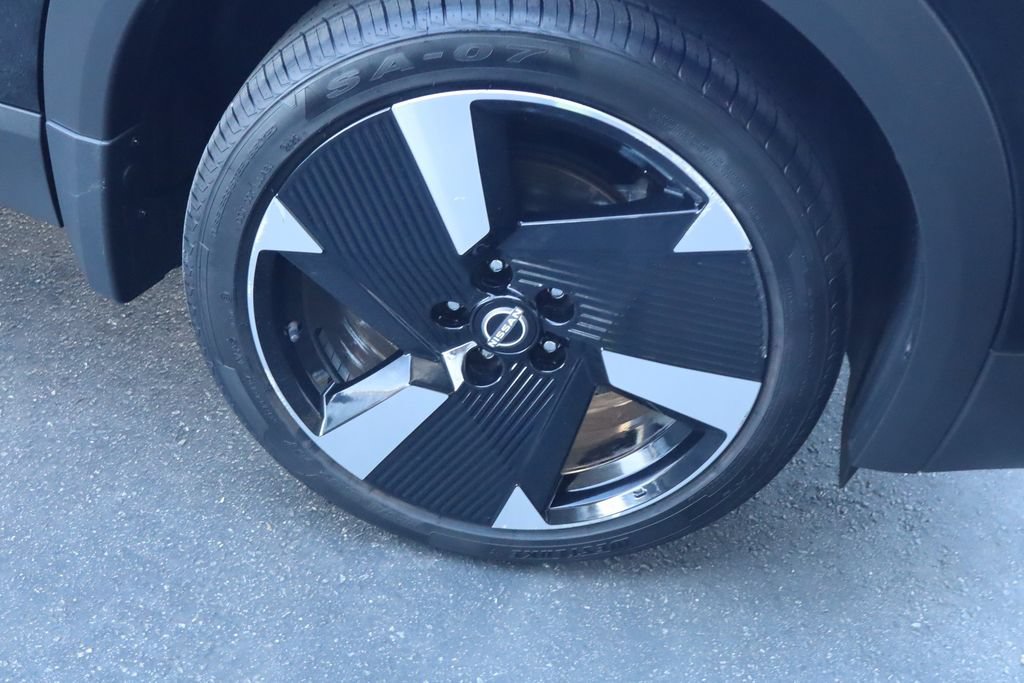 Used 2025 Nissan Kicks SR FWD image 13