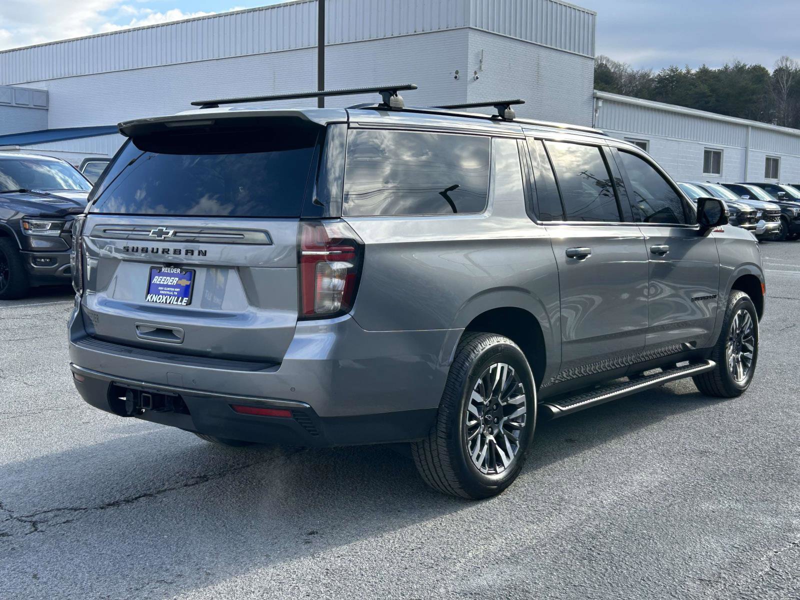 Used 2022 Chevrolet Suburban Z71 w/ Luxury Package image 3