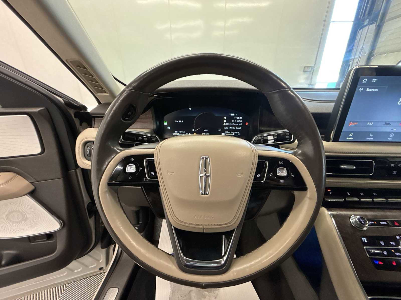 Used 2020 Lincoln Aviator Reserve w/ Equipment Group 202A AWD/4WD image 11